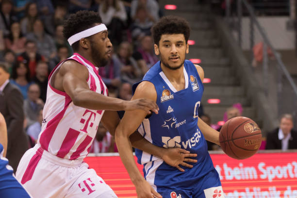 轰动效应的 轰动效应的